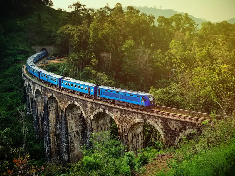 Nine Arch Bridge of Ella with Sri Lankan train